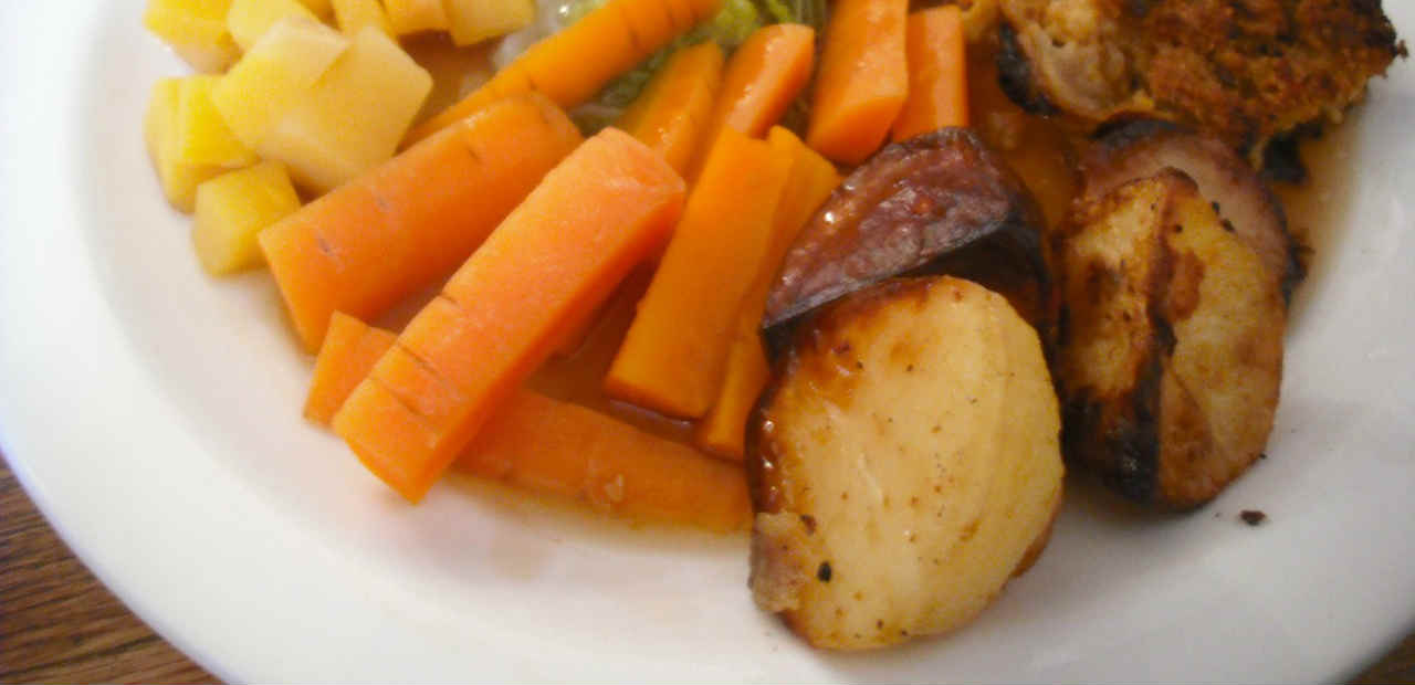 Vegan Sunday roast and organise for migrants
